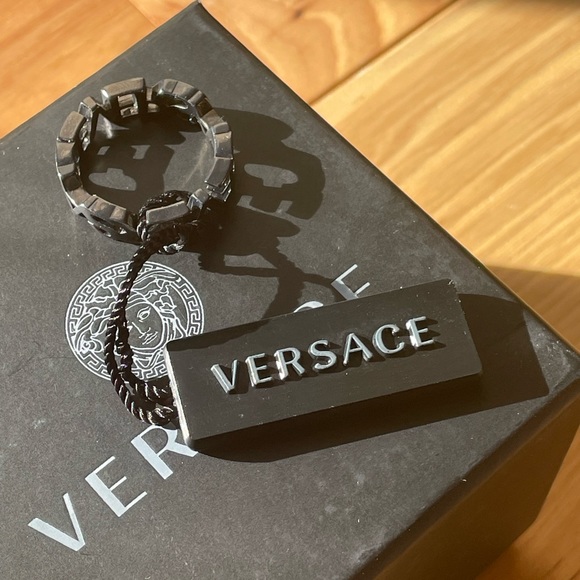 Versace Logo Gunmetal Silver Ring - Picture 9 of 13